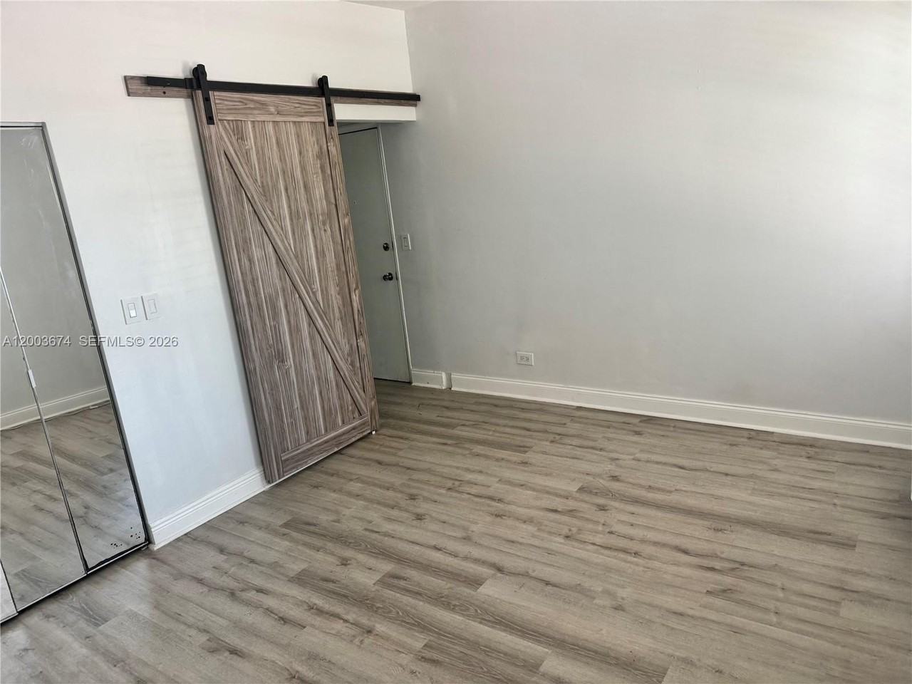 637 12th St #6 - Photo 7 of 11