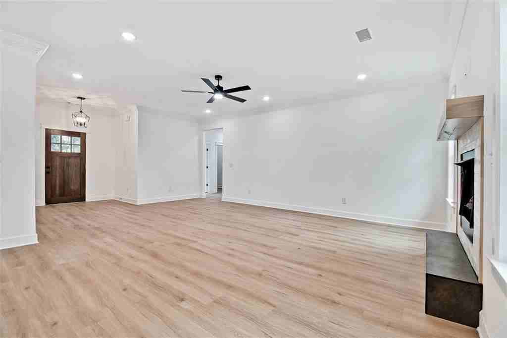 4 Forfar Dr #1 - Photo 3 of 25