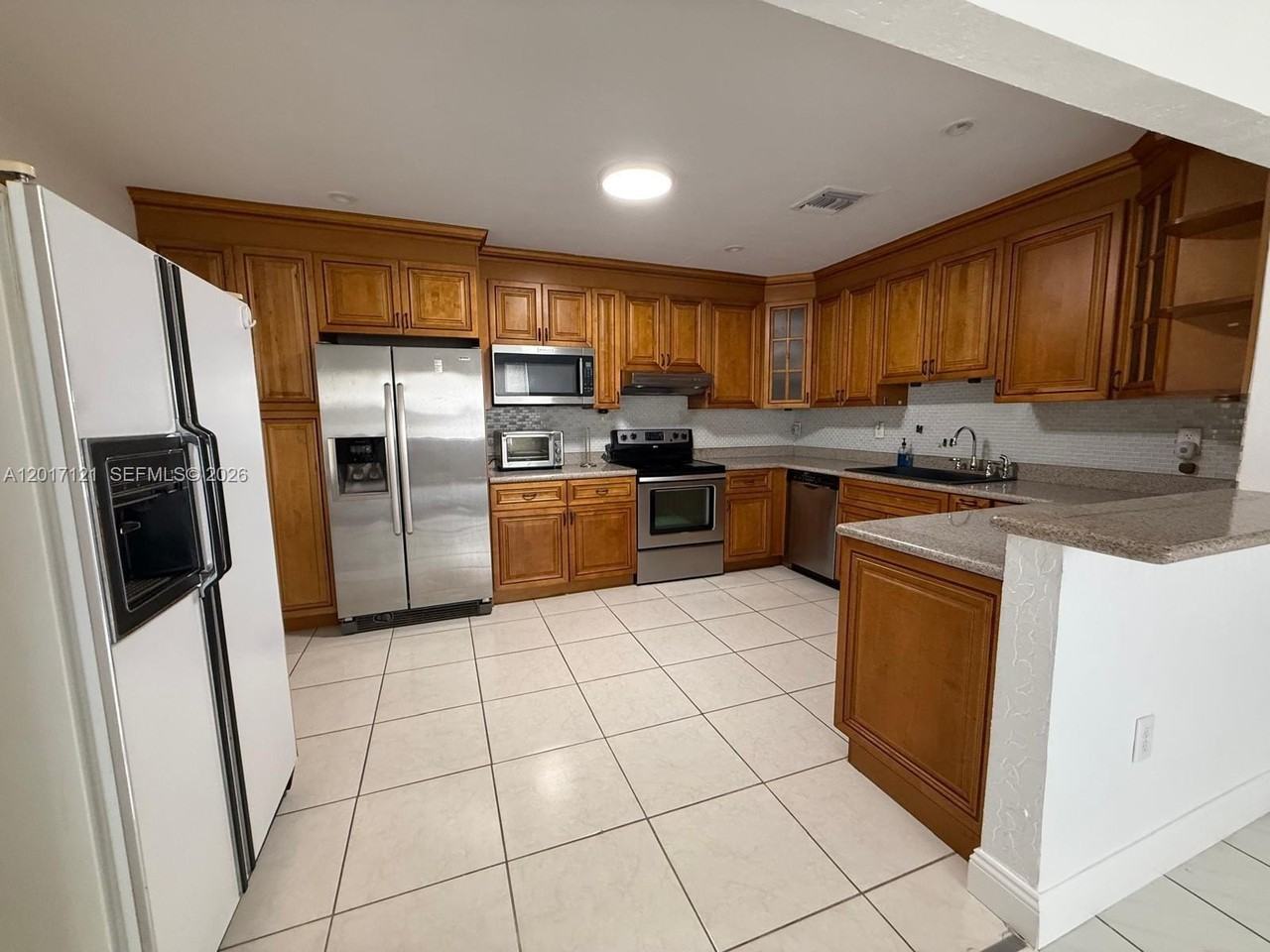 2650 Sw 13th Ave - Photo 5 of 20