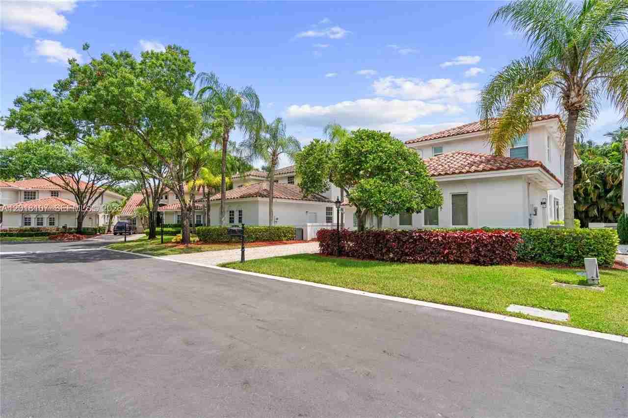 4621 Nw 93rd Doral Ct - Photo 2 of 50