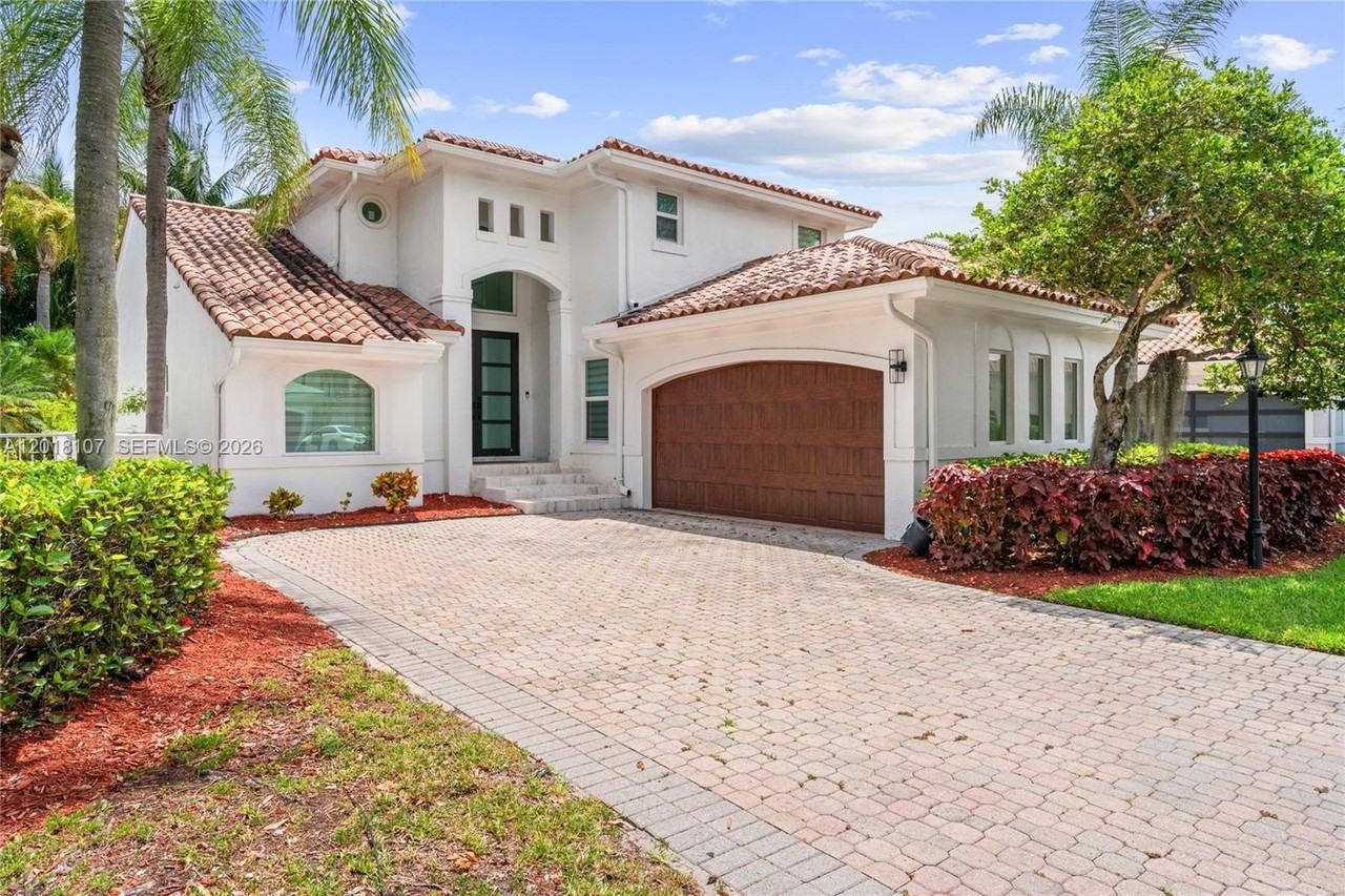 4621 Nw 93rd Doral Ct - Photo 3 of 50