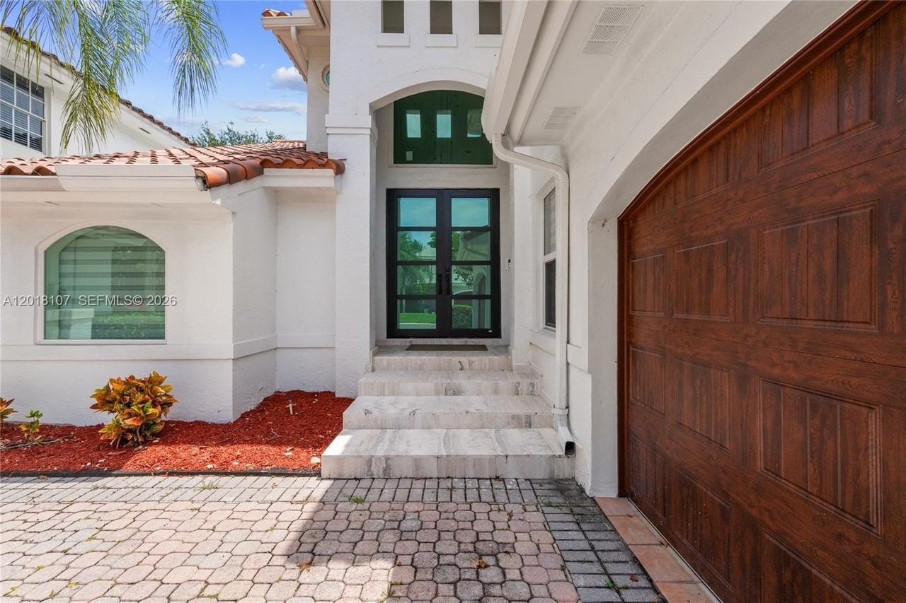 4621 Nw 93rd Doral Ct - Photo 4 of 50