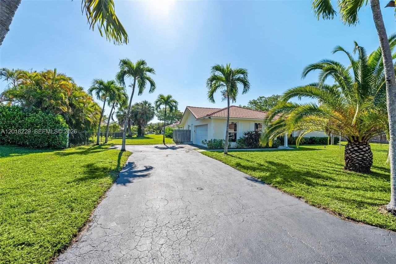3165 Nw 116th Ave #3165 - Photo 4 of 50