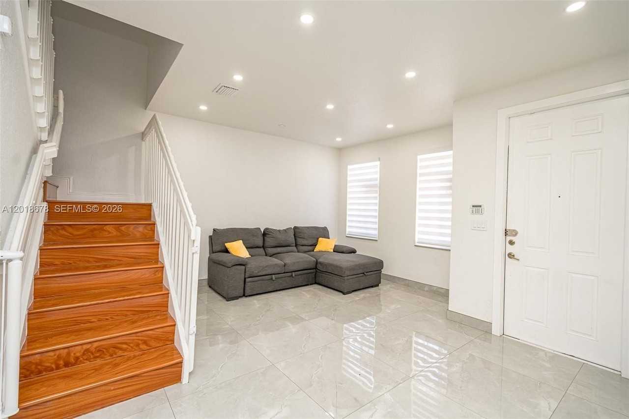 14267 Sw 272nd Ln - Photo 7 of 50