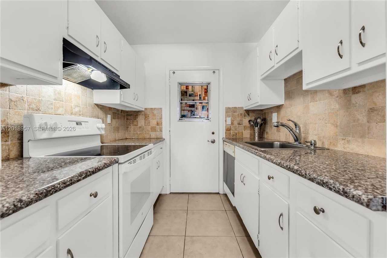 525 Coral Way #402 - Photo 4 of 49