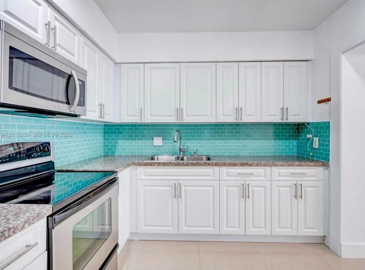 9494 Sw 39th St - Photo 5 of 15