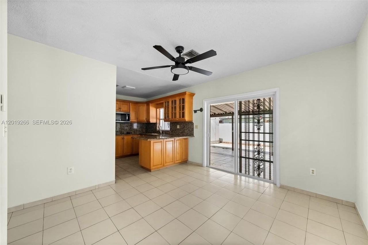 13 Sw 97th Pl - Photo 7 of 29