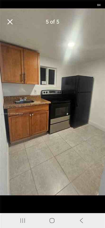 4606 Nw 21st Ave #1 - Photo 4 of 4