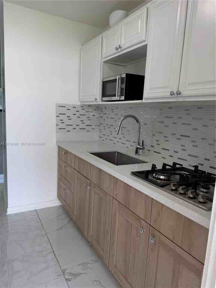 18510 Atlantic Blvd - Photo 3 of 10