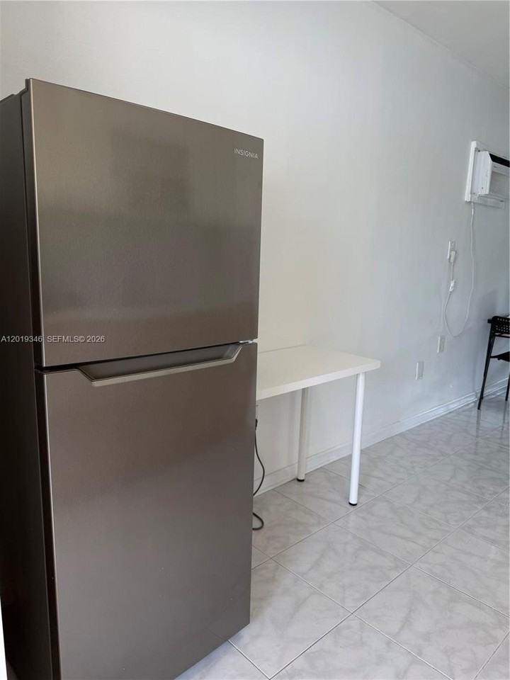 18510 Atlantic Blvd - Photo 4 of 10