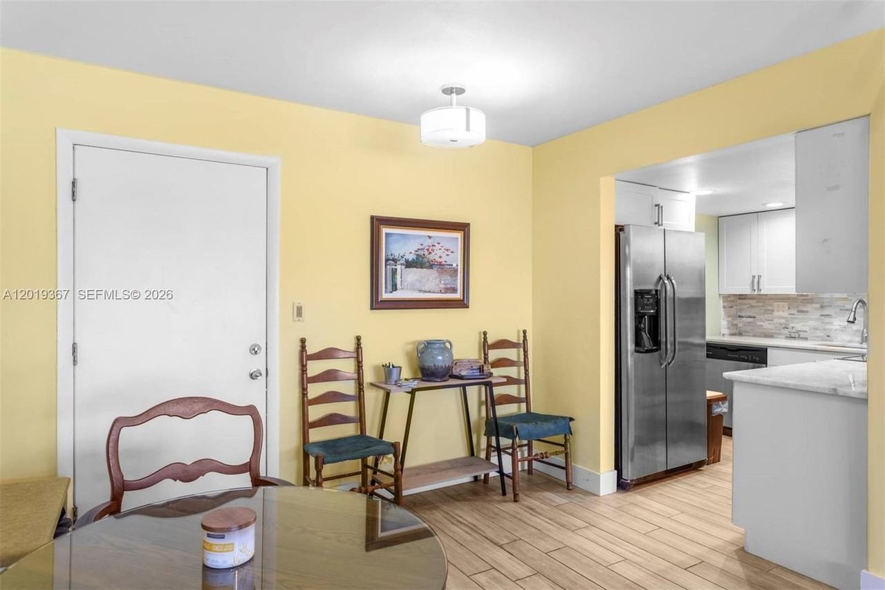 2970 Ne 16th Ave #208 - Photo 3 of 20