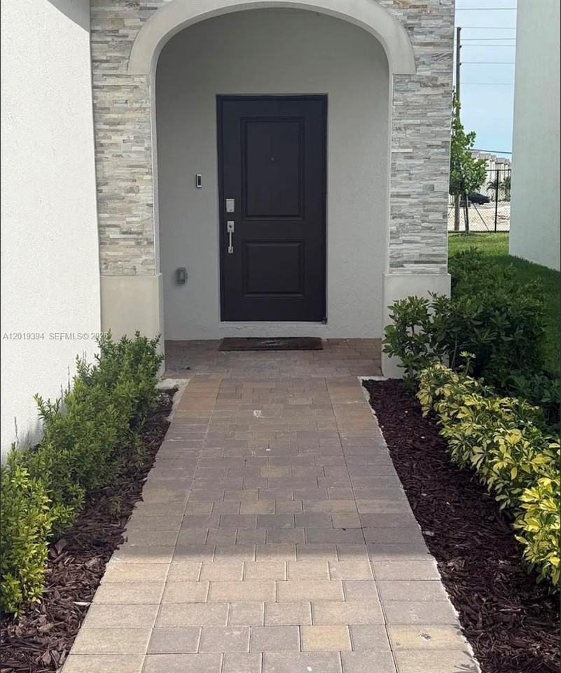 2584 Se 25th Ct - Photo 6 of 38