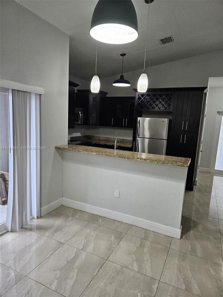 1517 Ne 3rd Ave #0 - Photo 5 of 21