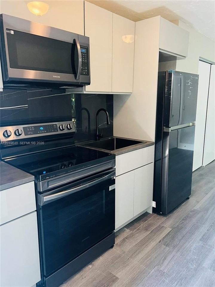 1126 Nw 58th Ter - Photo 5 of 8