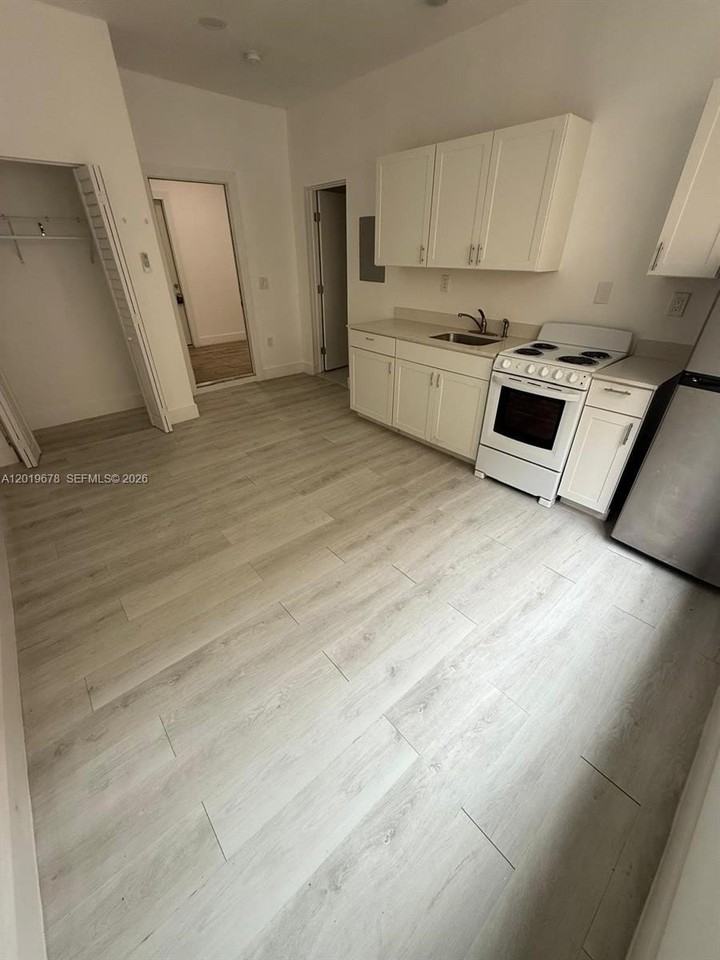 75 Glen Royal Pkwy #3 - Photo 2 of 4
