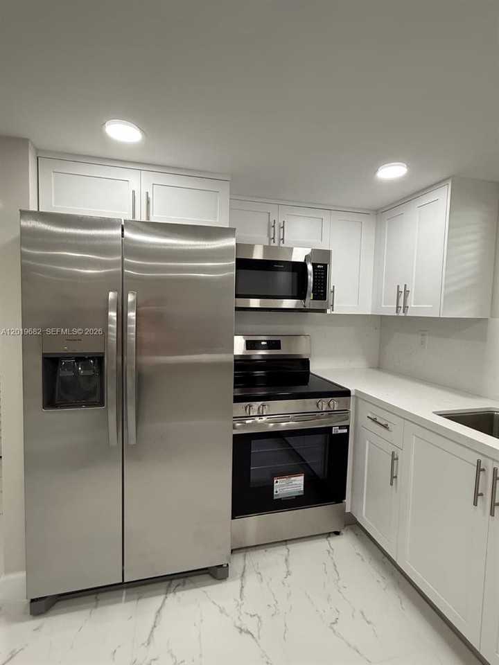 140 Nw 87th Ave #G111 - Photo 4 of 11