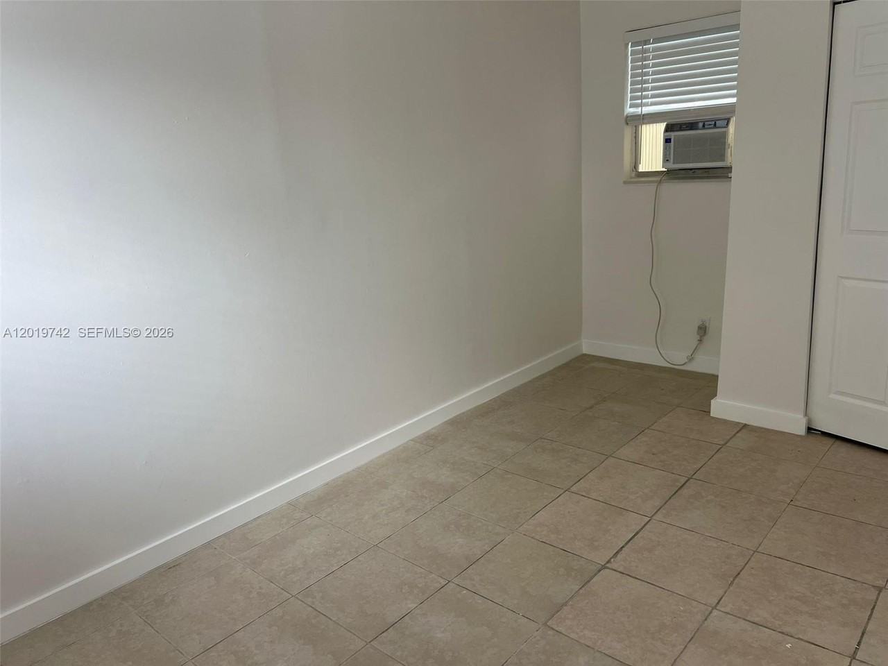 4245 Nw 24th Ave #1 - Photo 6 of 17