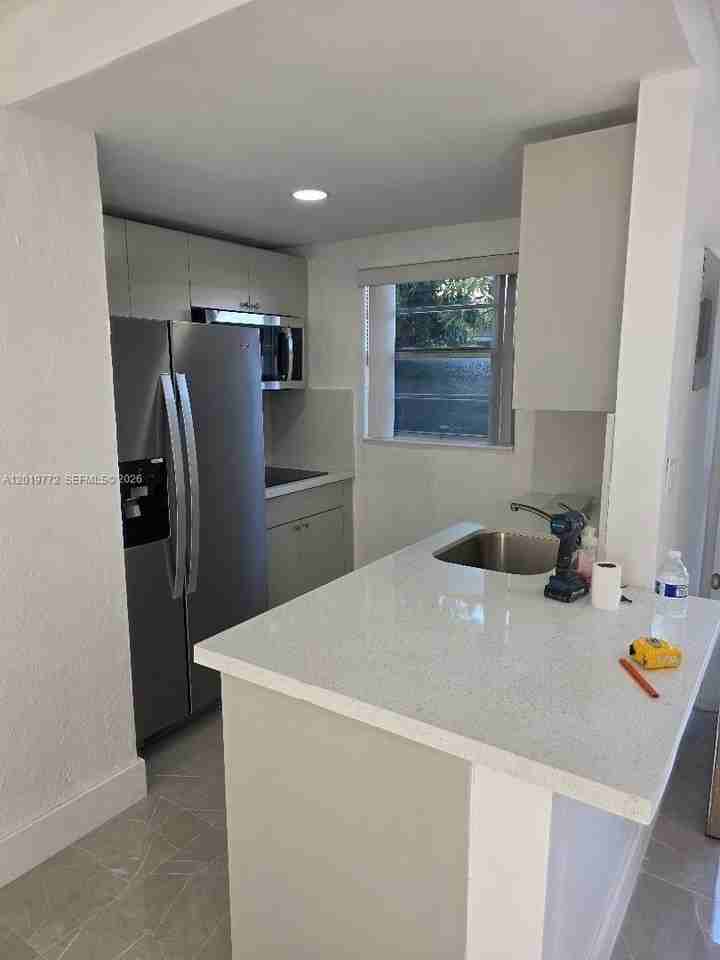 340 W 19th St #2 - Photo 5 of 10