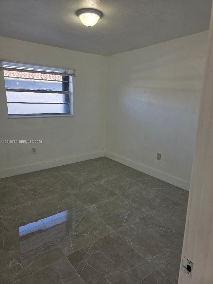 340 W 19th St #2 - Photo 7 of 10