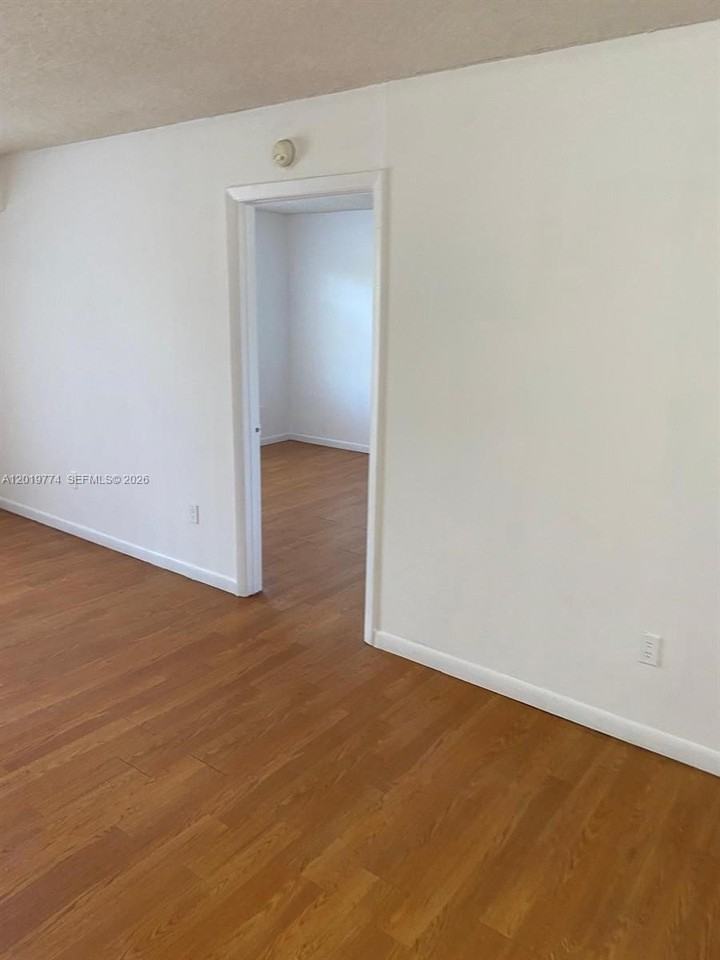 8240 Sw 210th St #111 - Photo 4 of 11