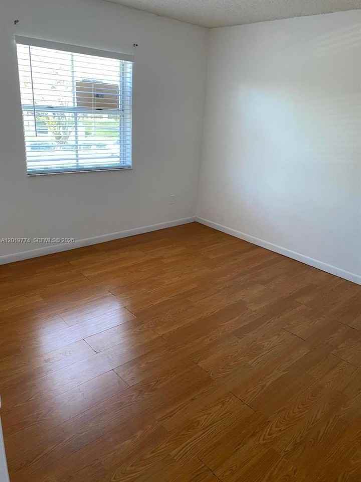 8240 Sw 210th St #111 - Photo 5 of 11