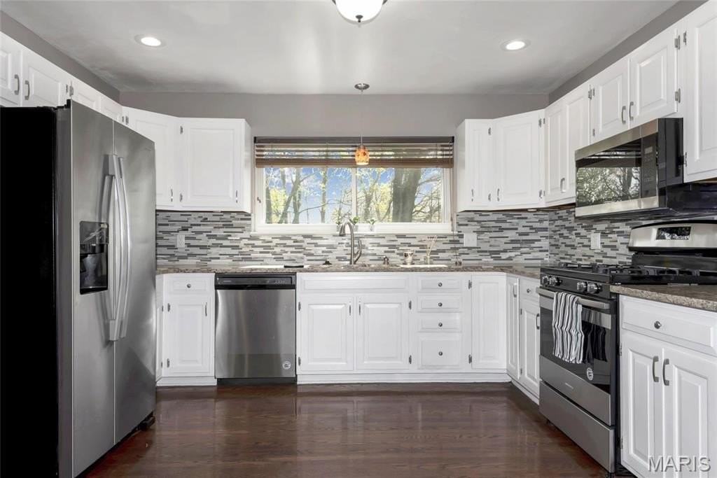 4562 Tauneybrook Dr - Photo 3 of 32