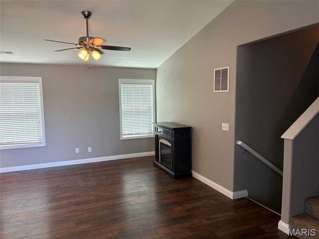 483 Honeysuckle Creek Dr - Photo 6 of 19