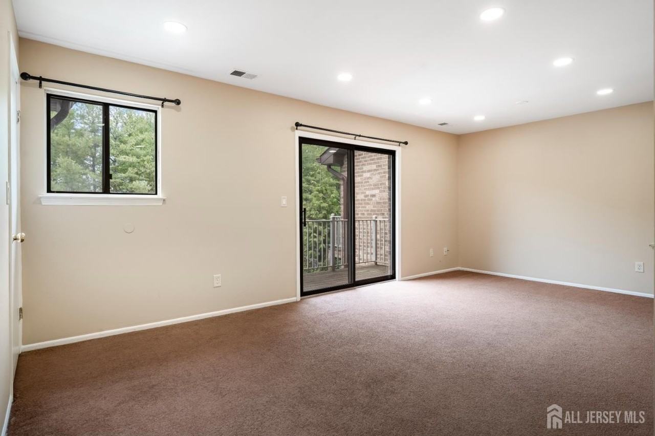 4410 Birchwood Ct - Photo 4 of 17