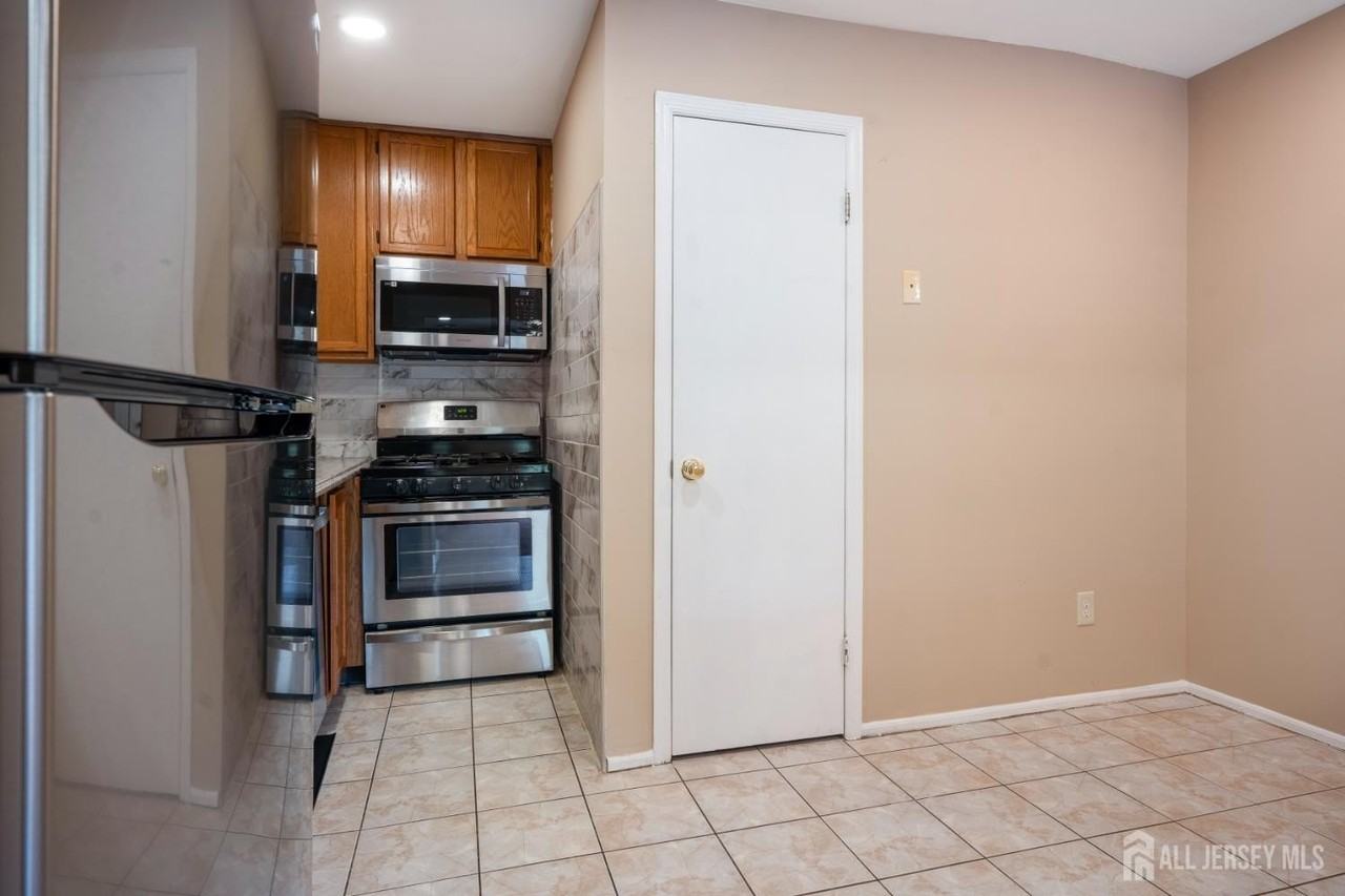 4410 Birchwood Ct - Photo 6 of 17
