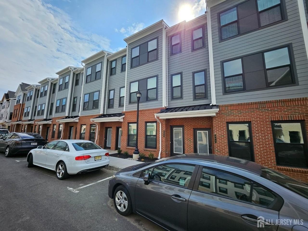 605 Parker Blvd - Photo 2 of 31