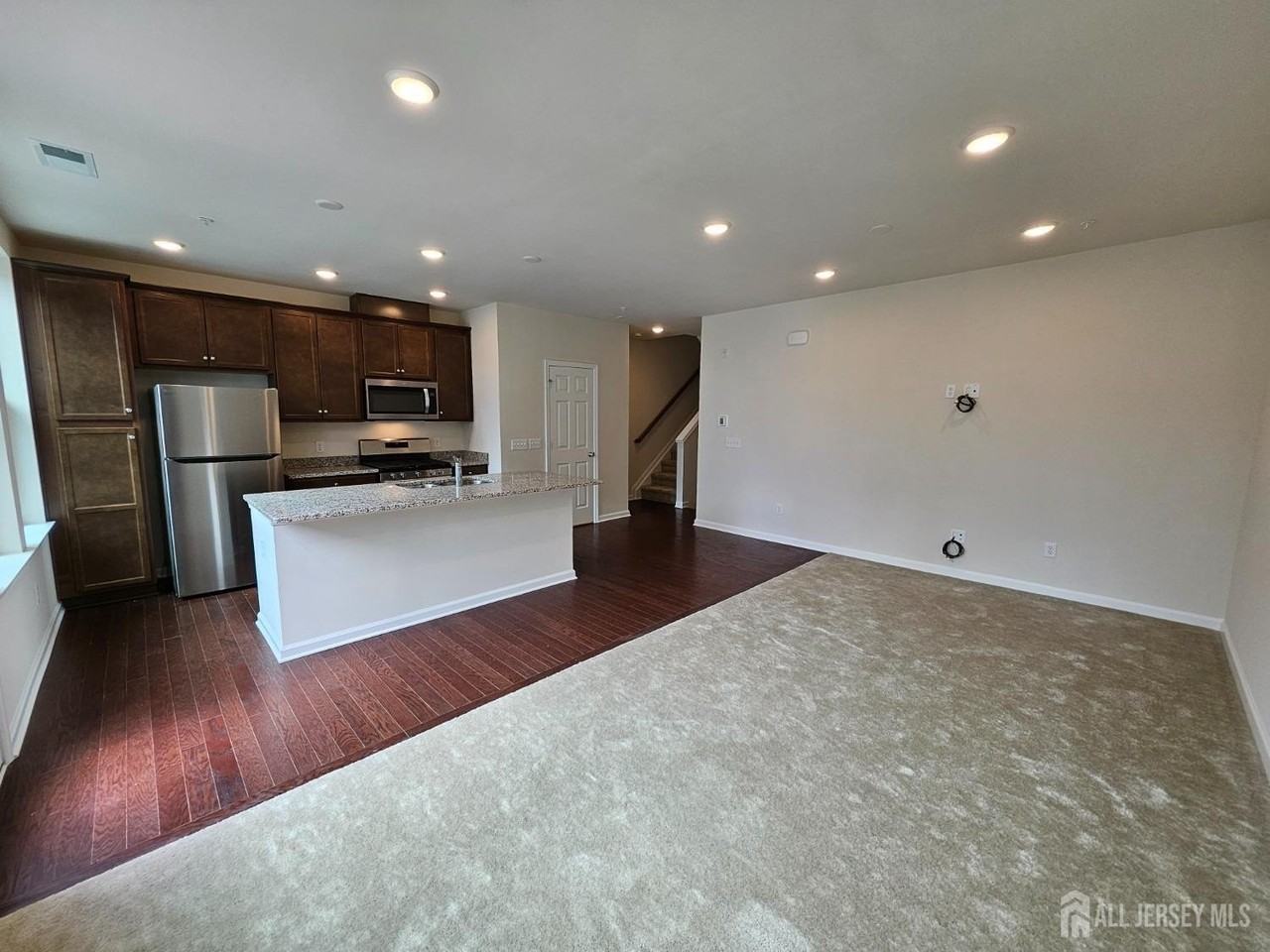 605 Parker Blvd - Photo 6 of 31