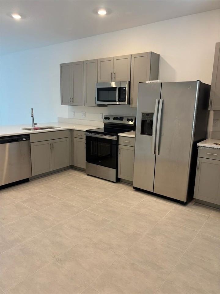 8629 Daybreak St - Photo 3 of 8