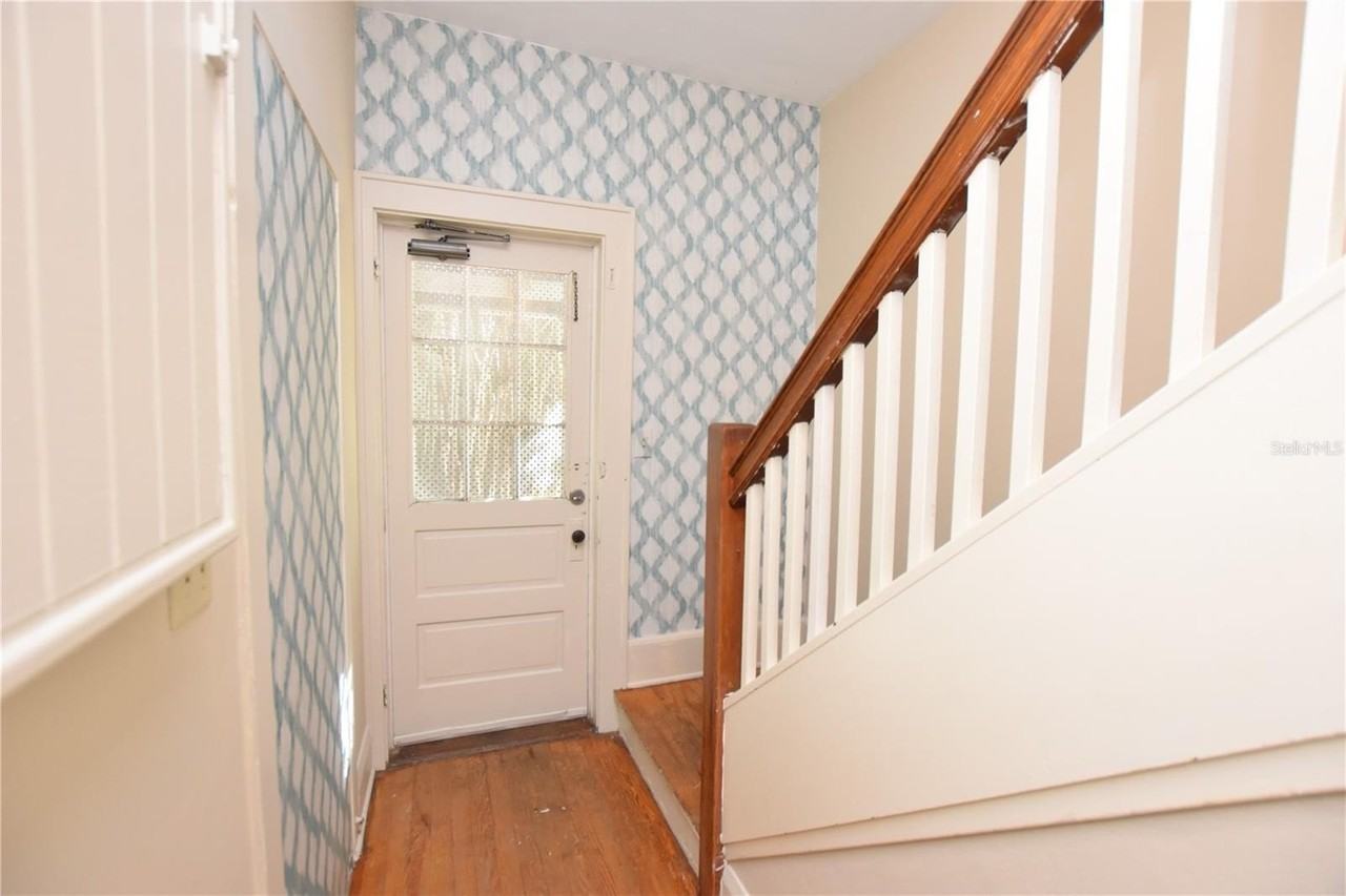 709 1/2 Park Hill Ave - Photo 4 of 33
