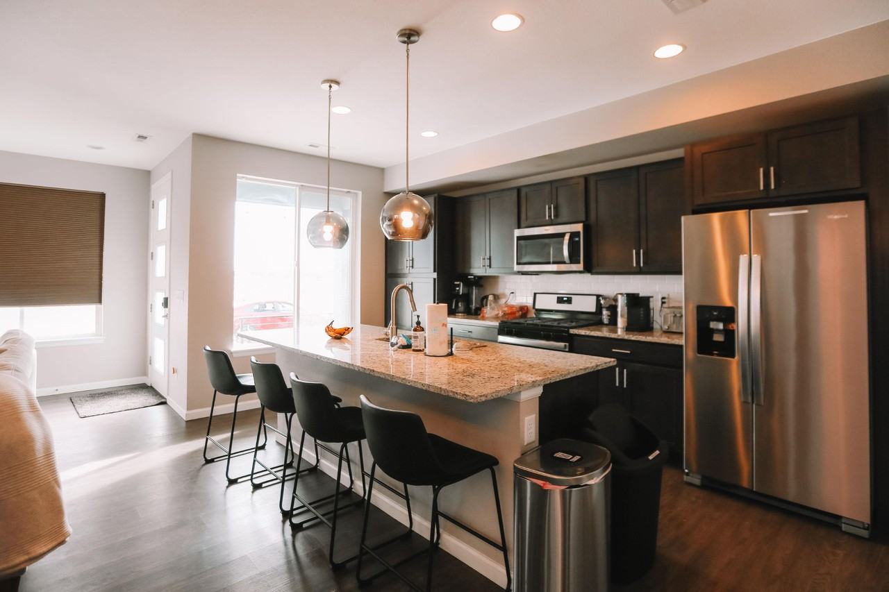 E 63rd Pl - Photo 5 of 25