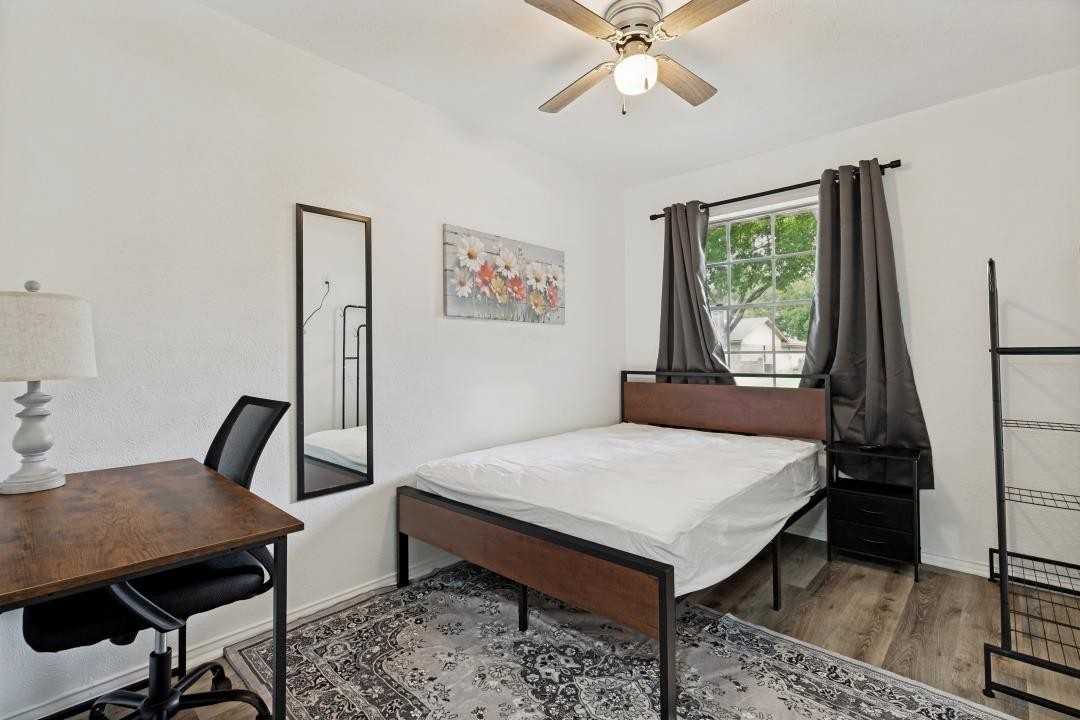 Redondo Dr - Photo 4 of 15