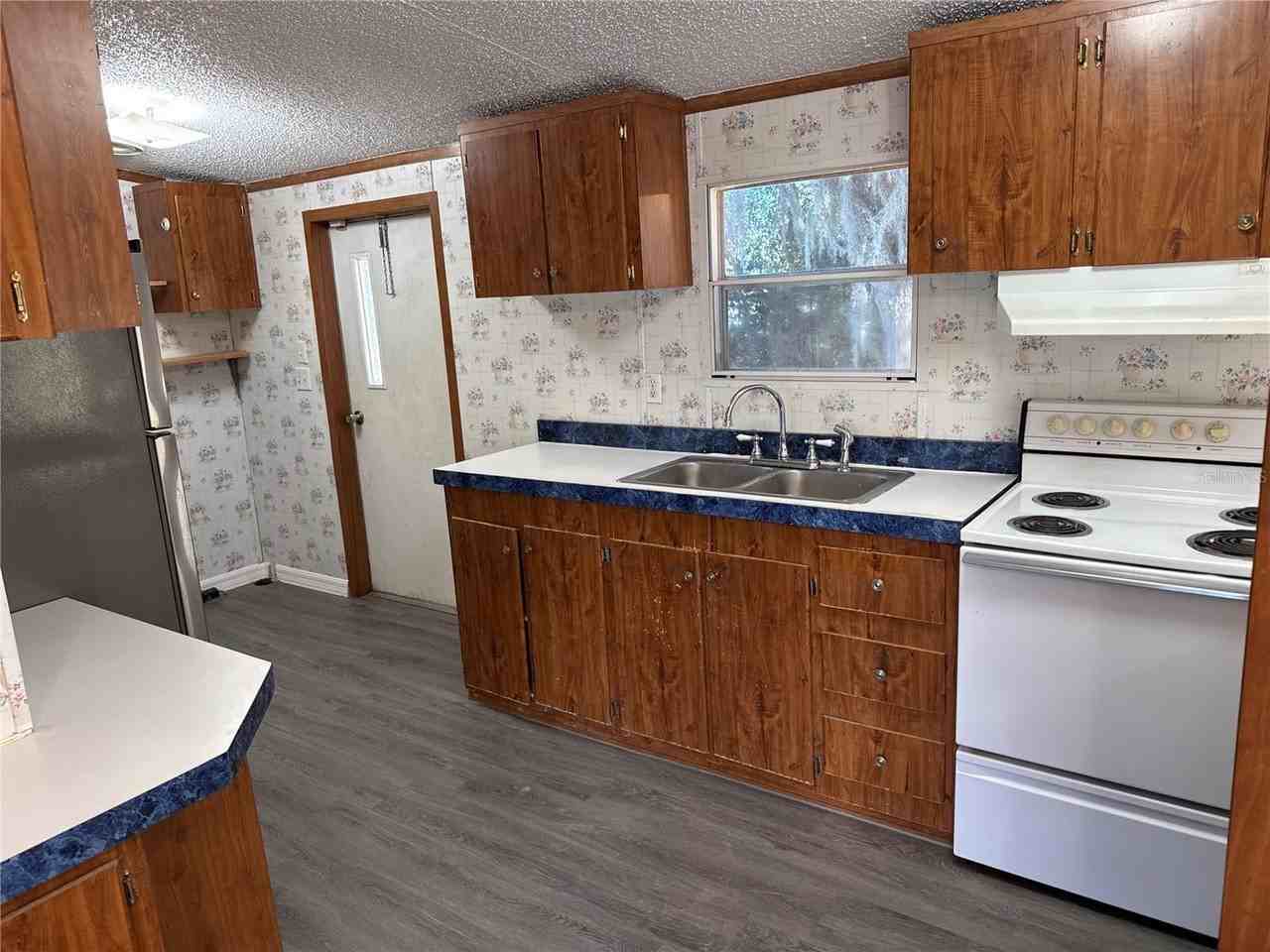 5520 Indiana Dr - Photo 5 of 6