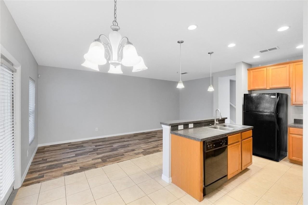 2064 Cypress Bay Blvd - Photo 3 of 25