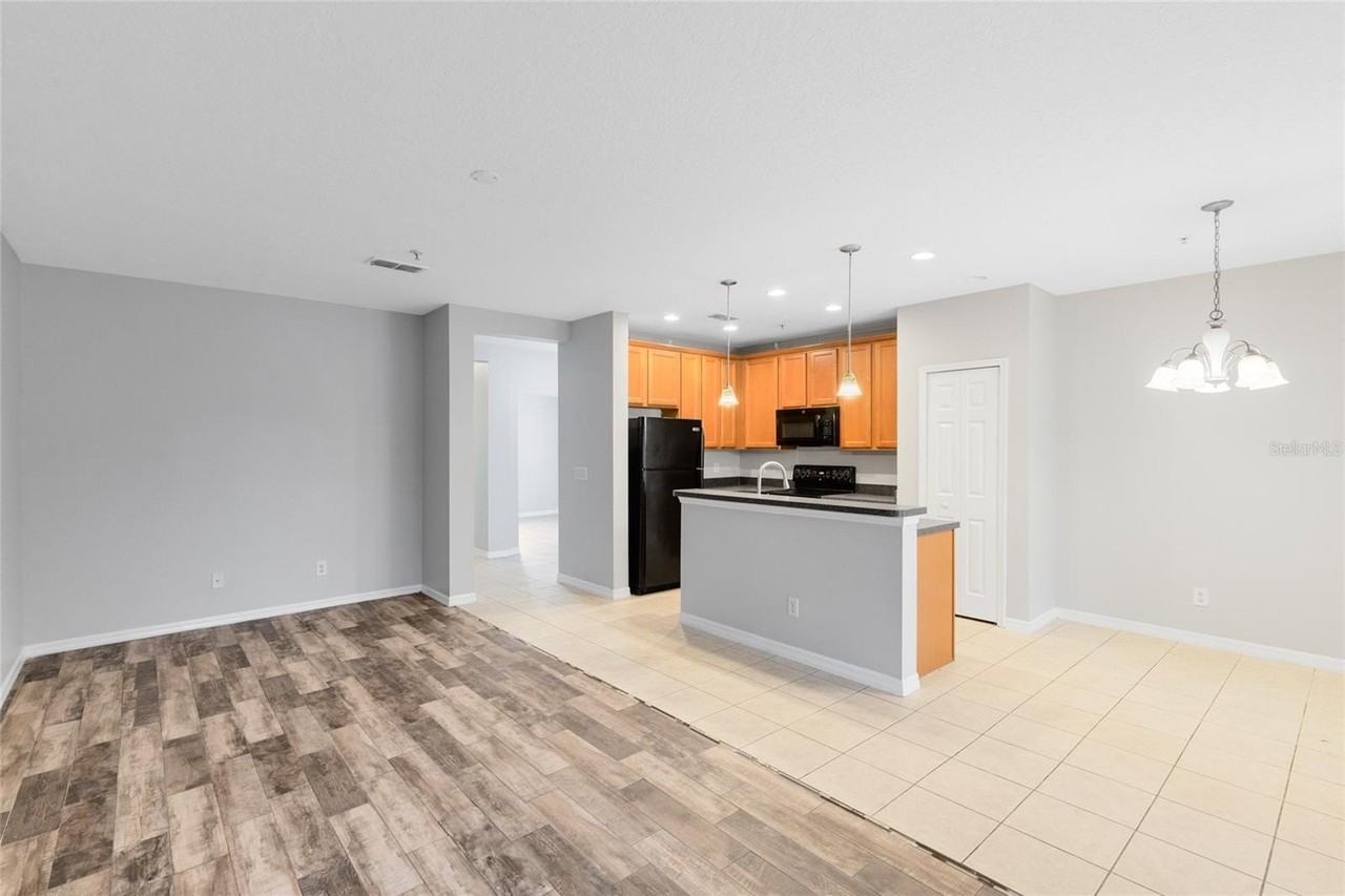 2064 Cypress Bay Blvd - Photo 6 of 25