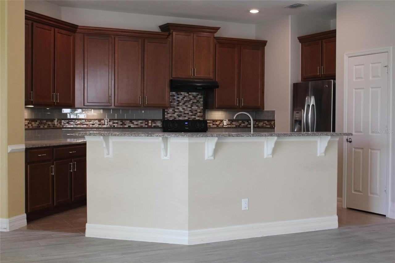 12067 Sumter Dr - Photo 2 of 27