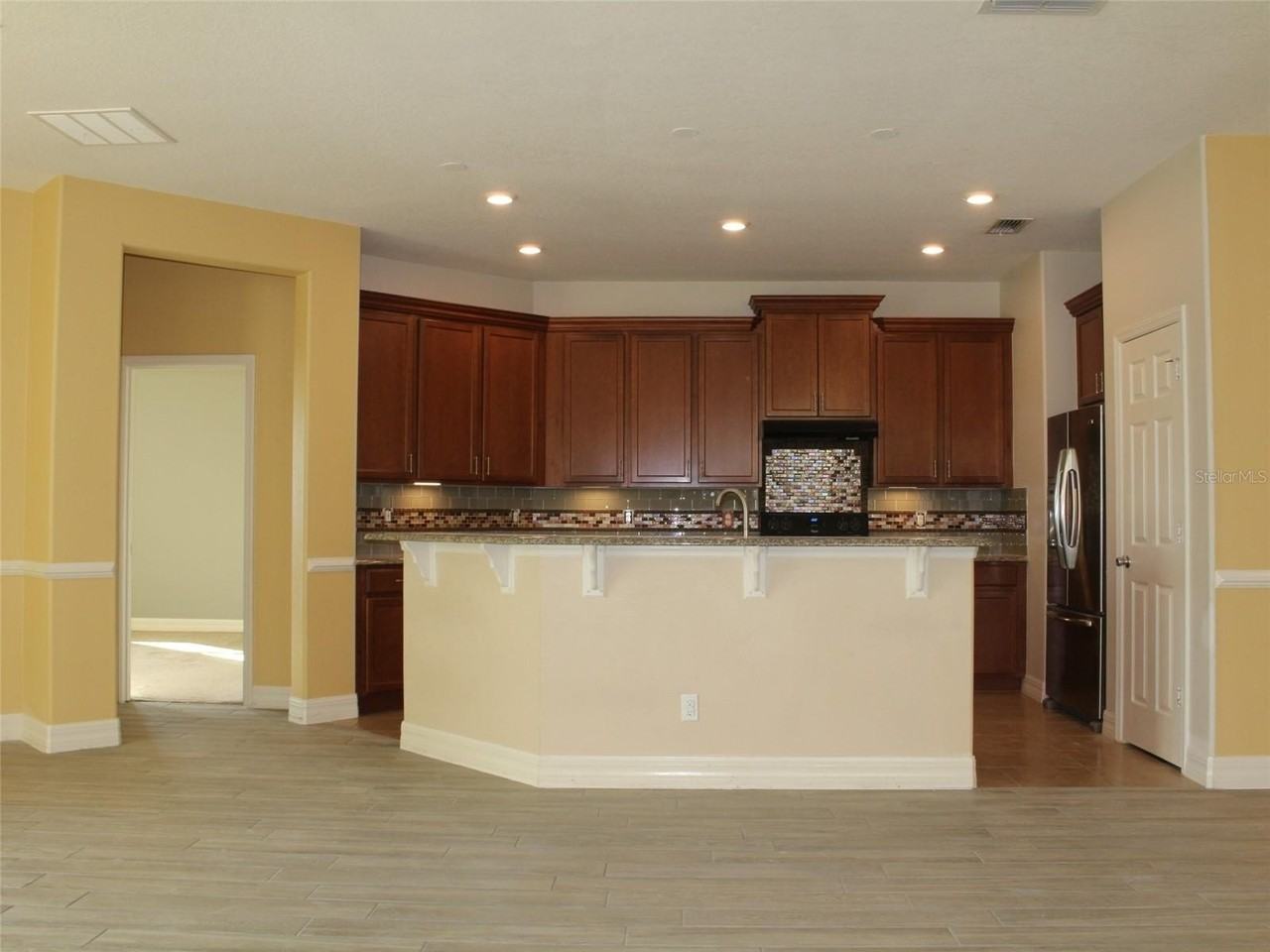 12067 Sumter Dr - Photo 4 of 27