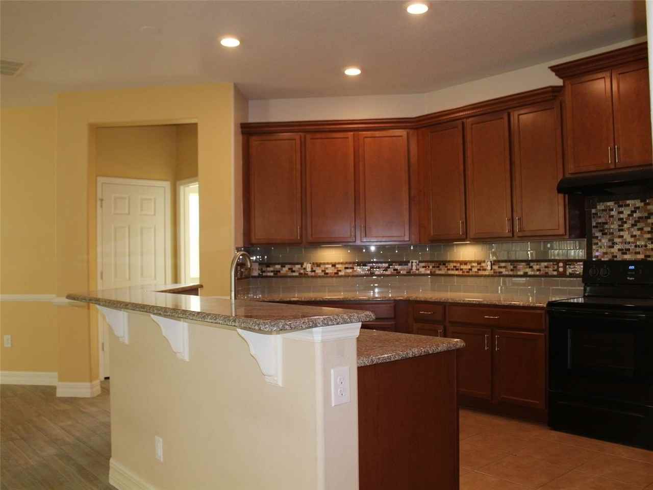 12067 Sumter Dr - Photo 5 of 27