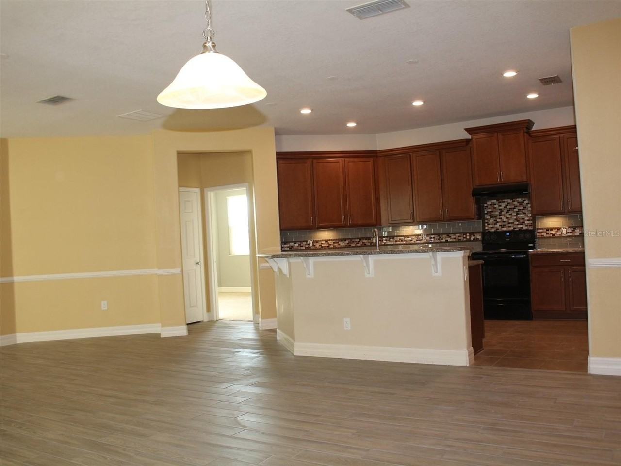12067 Sumter Dr - Photo 7 of 27