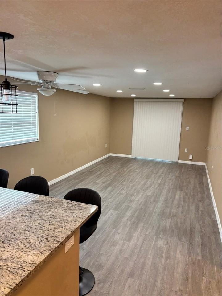 5420 Reef Dr - Photo 3 of 9