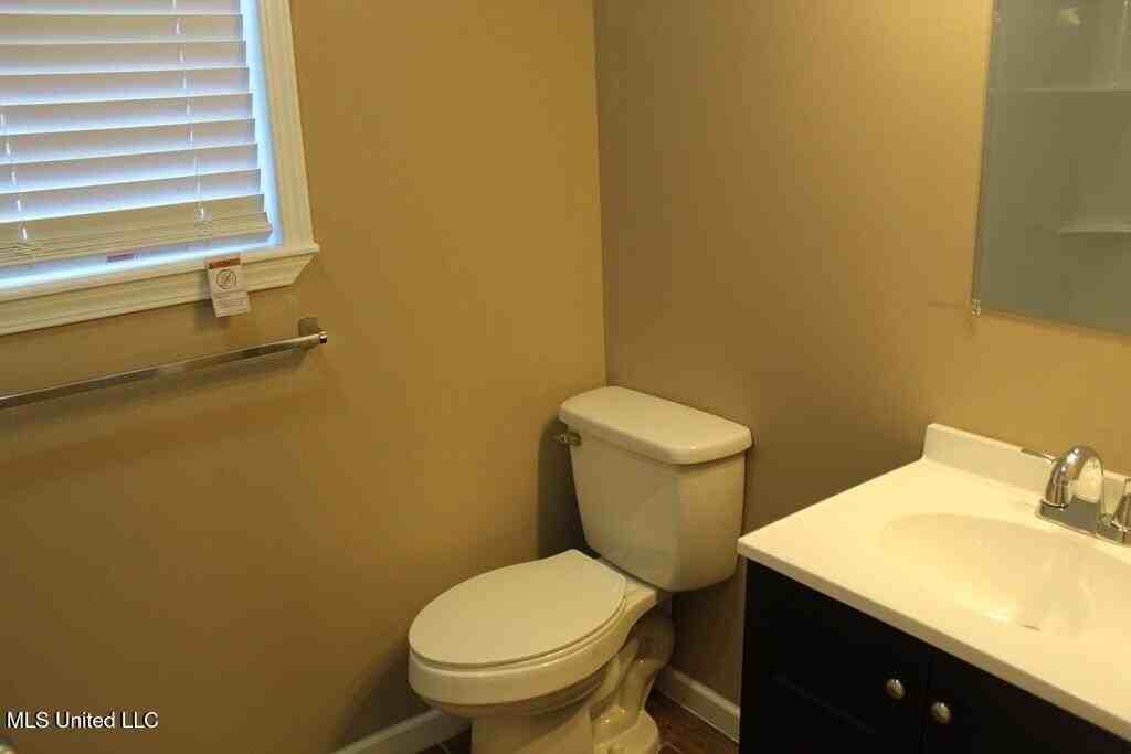 1007 Bassett Dr - Photo 7 of 11