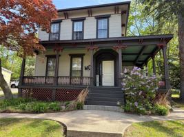 featured image of 805 Main St