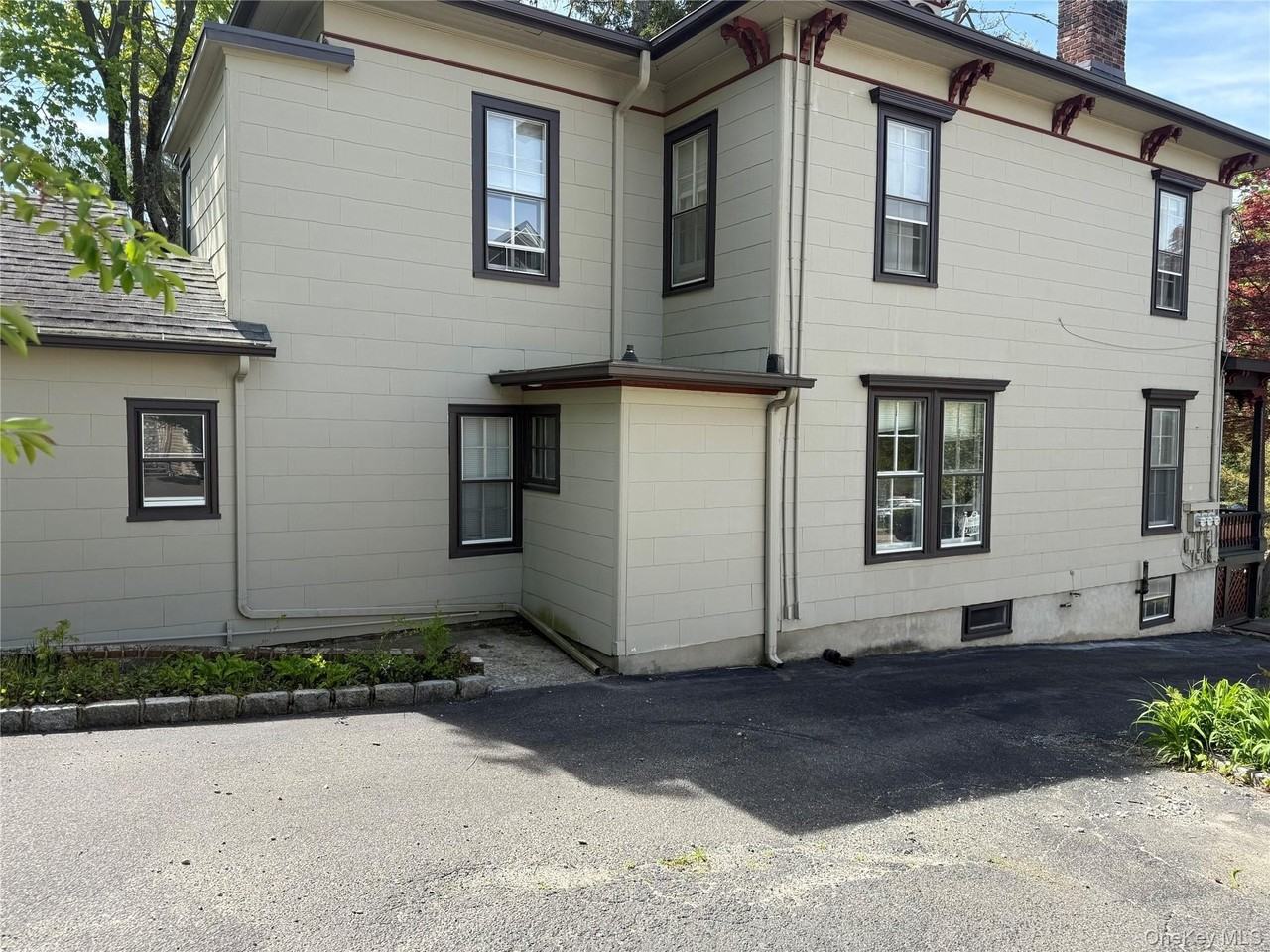805 Main St - Photo 5 of 31