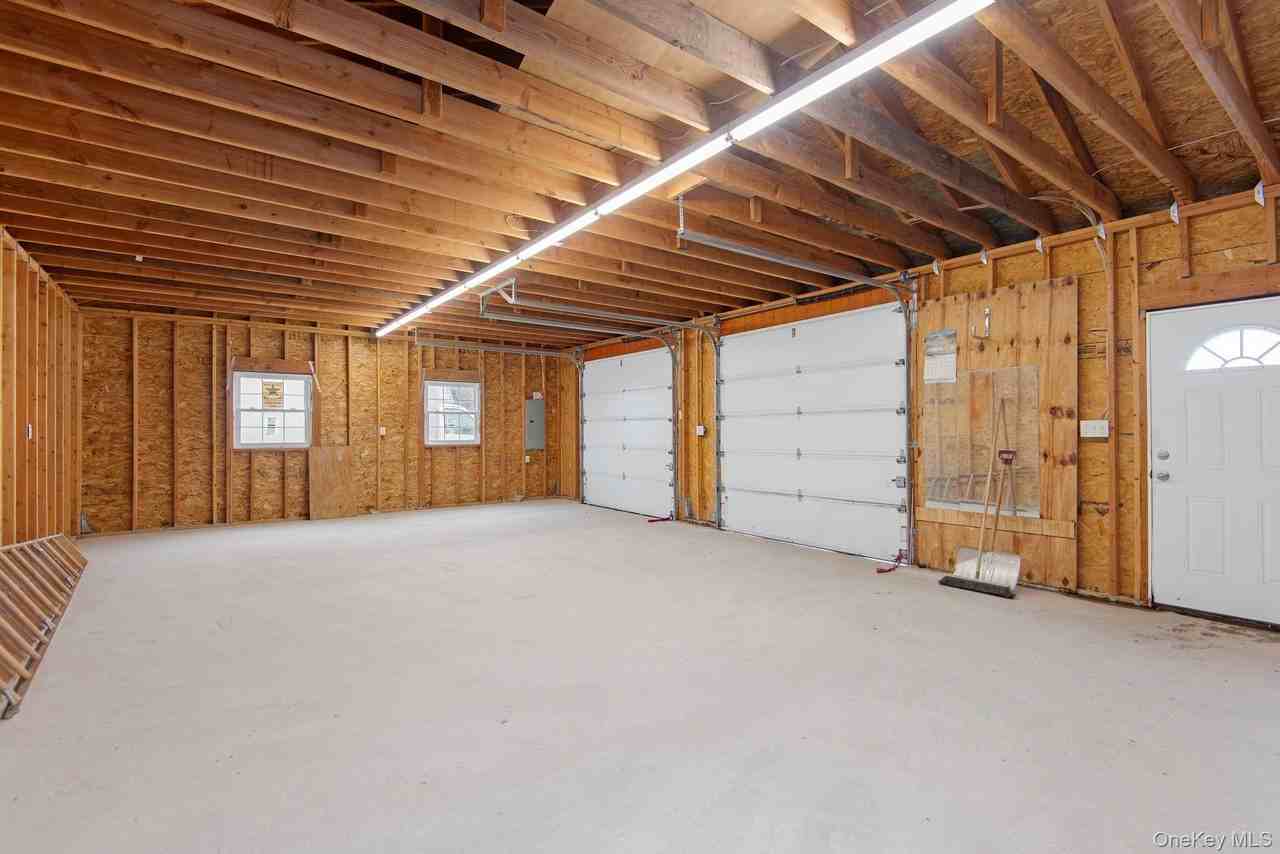 11 Railroad St - Photo 4 of 5