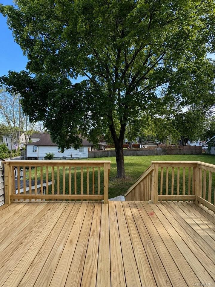 809 Tower Ave - Photo 3 of 19