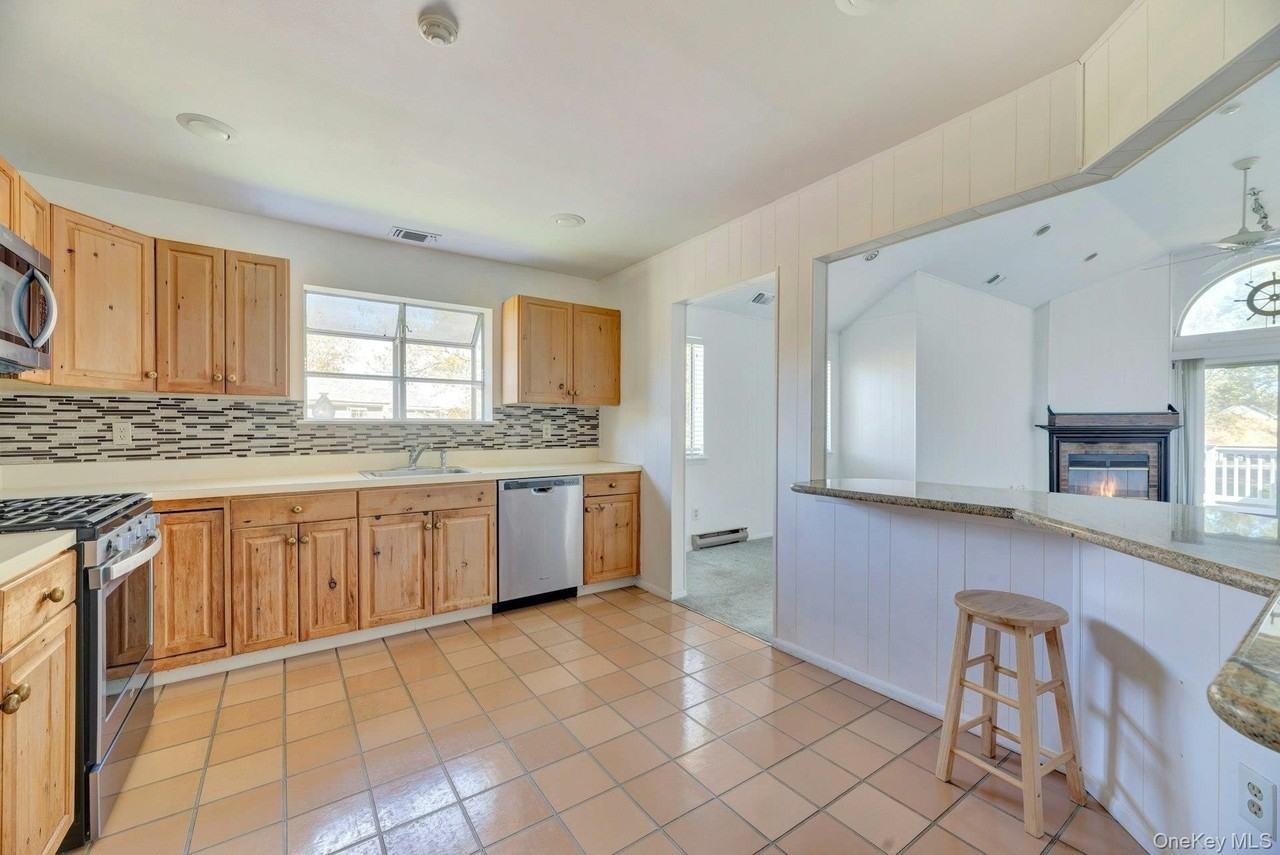 367 Seabreeze Ct - Photo 5 of 37