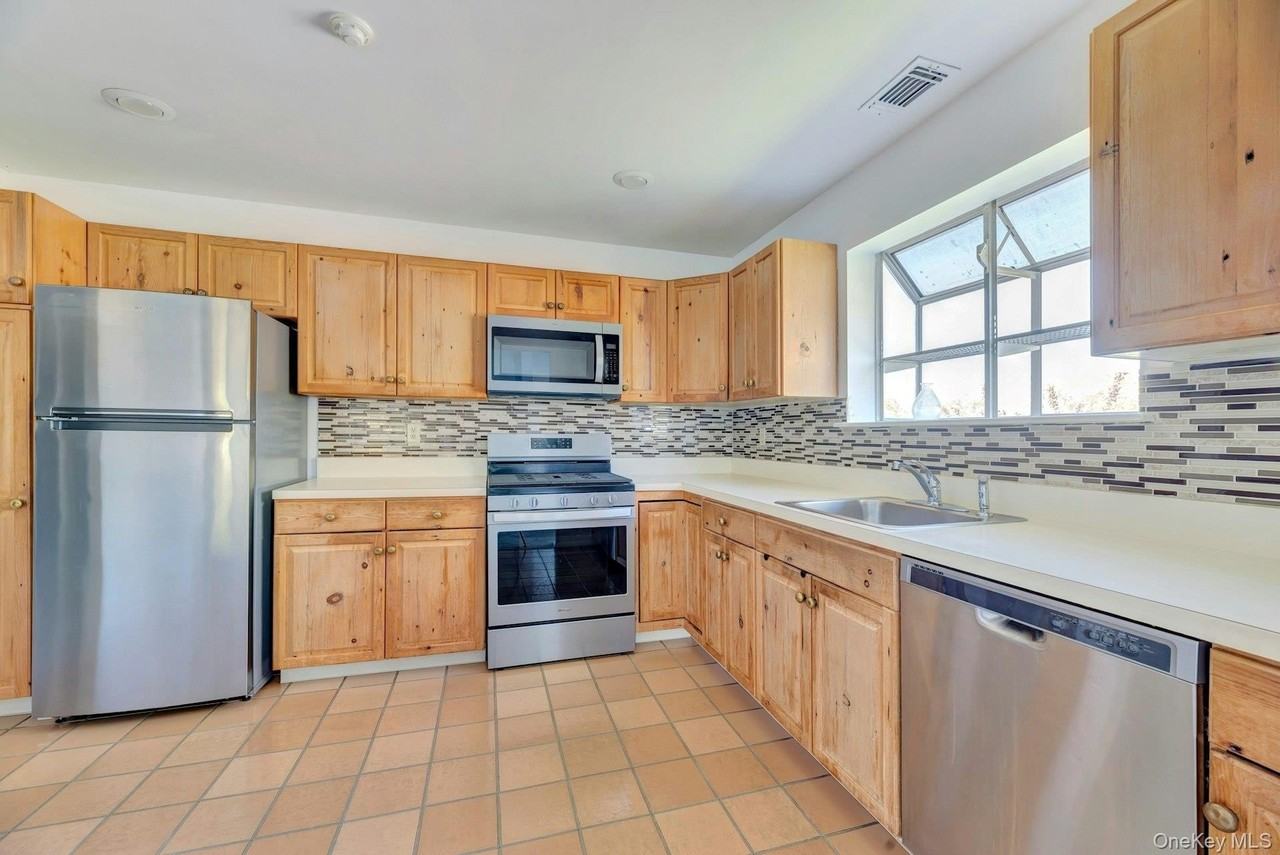 367 Seabreeze Ct - Photo 7 of 37